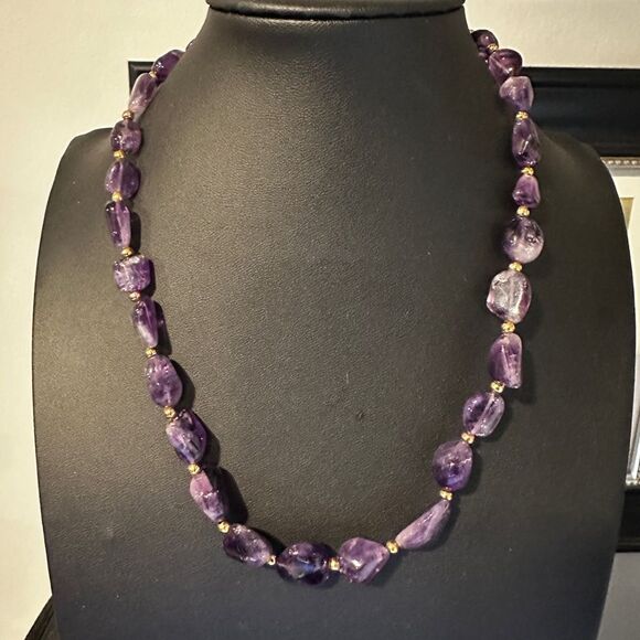 Up to 20", Polished Amethyst chunks with gold tone accent beads, necklace! - Picture 10 of 12